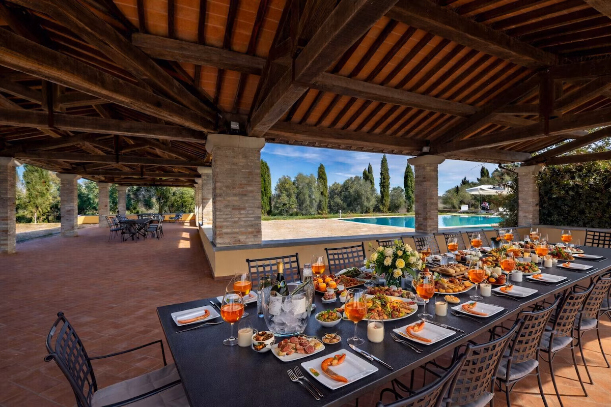 The villa dining room
